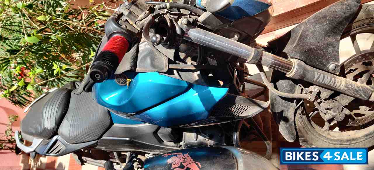 Beed Blue Yamaha FZS 25