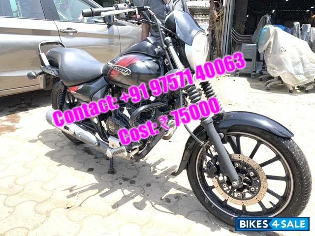 Black Bajaj Avenger Street 220