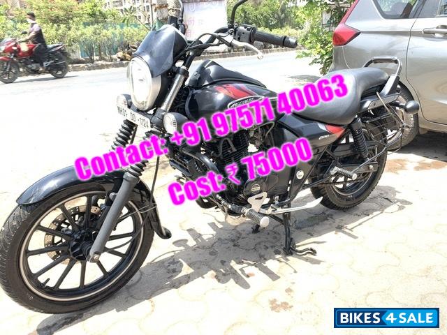 Black Bajaj Avenger Street 220
