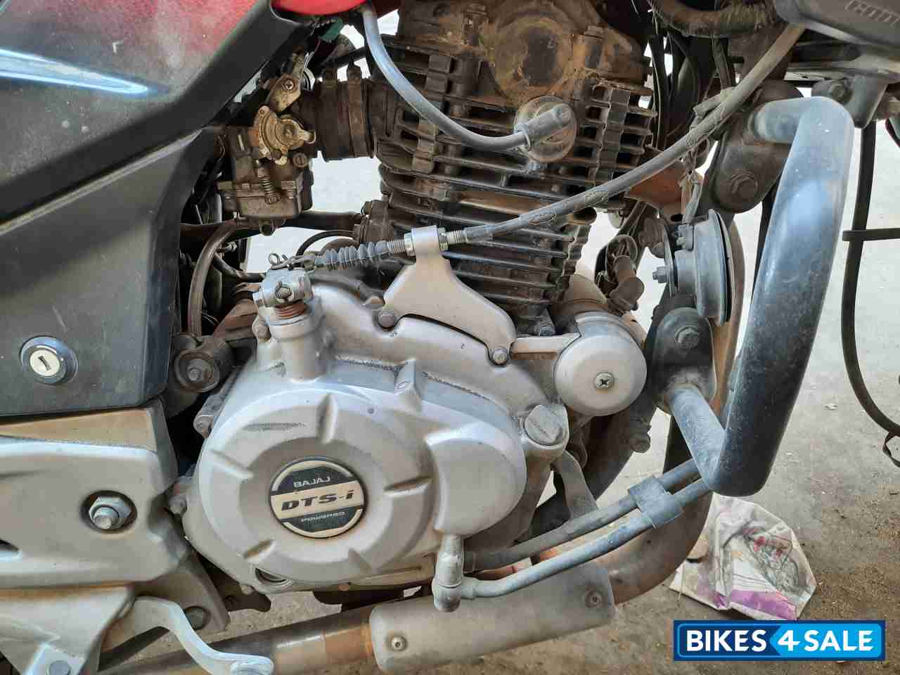 Wine Red Bajaj Pulsar 220 DTSFi