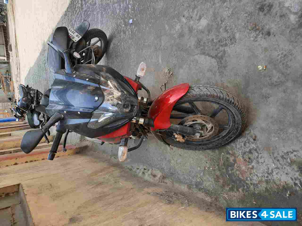 Wine Red Bajaj Pulsar 220 DTSFi