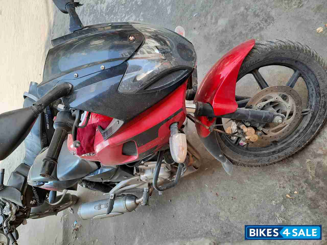 Wine Red Bajaj Pulsar 220 DTSFi