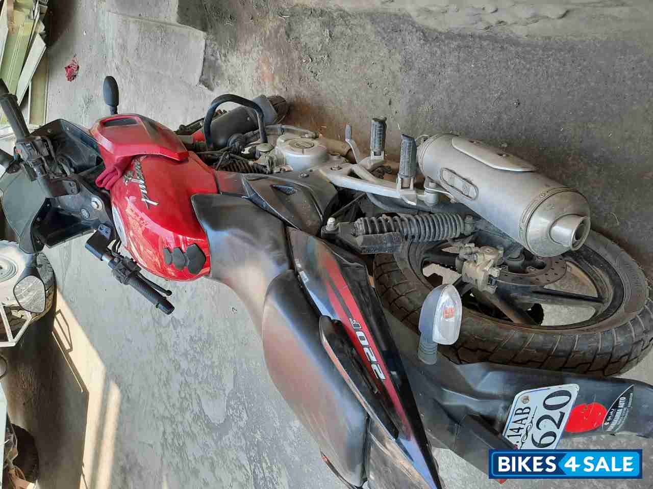 Wine Red Bajaj Pulsar 220 DTSFi