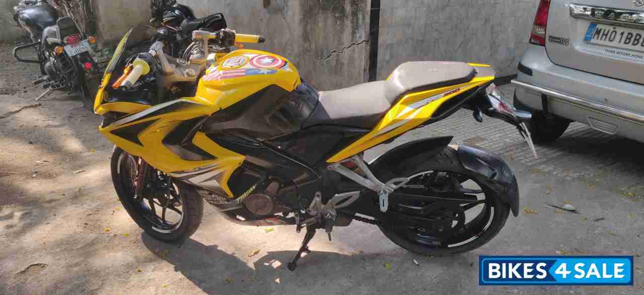 Yellow Bajaj Pulsar RS 200