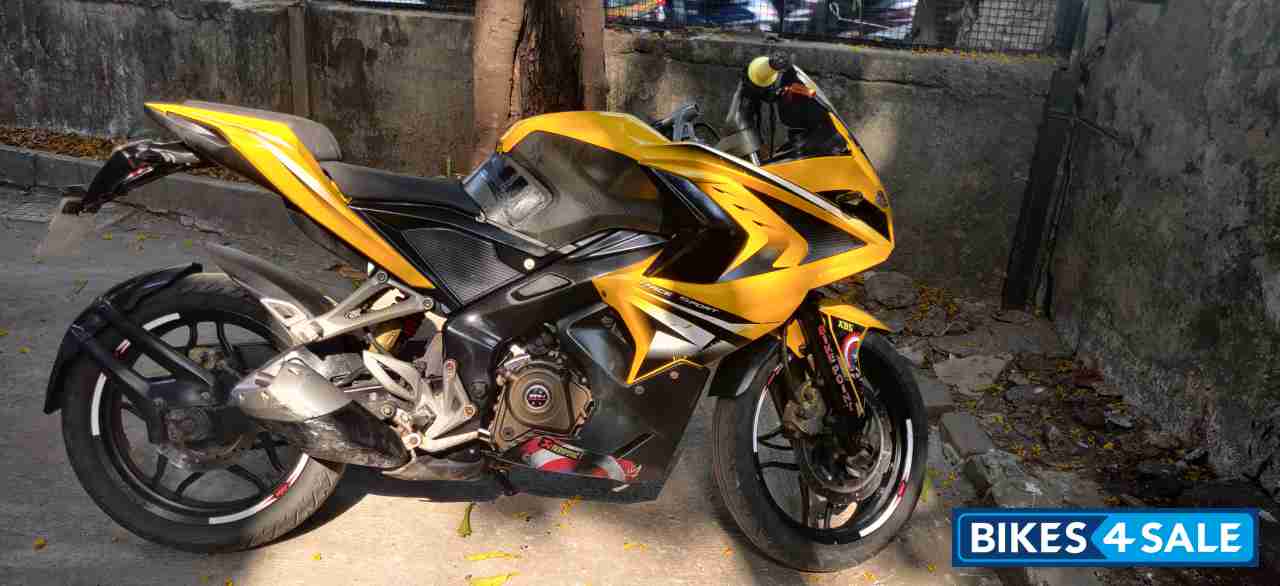 Yellow Bajaj Pulsar RS 200