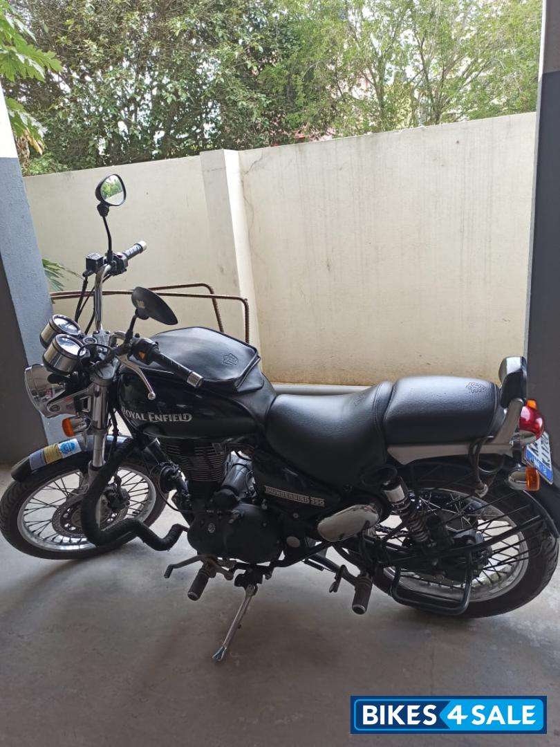 Black Royal Enfield Thunderbird 350
