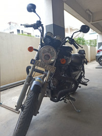 Black Royal Enfield Thunderbird 350