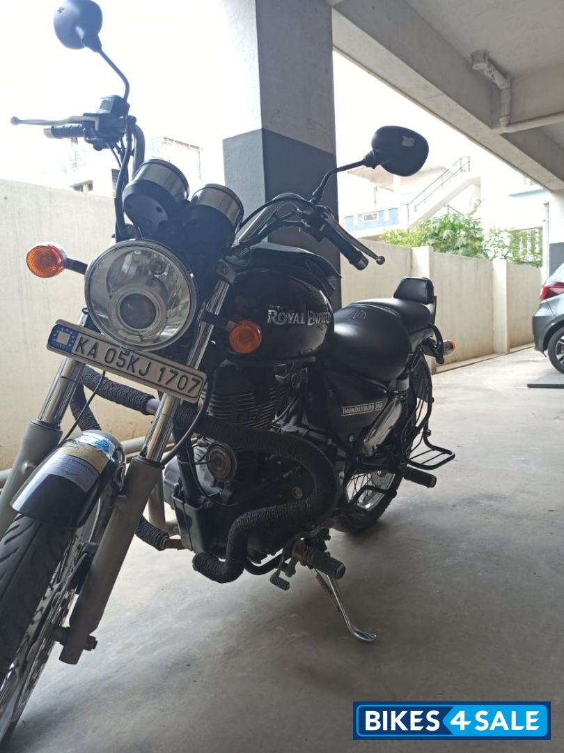Black Royal Enfield Thunderbird 350