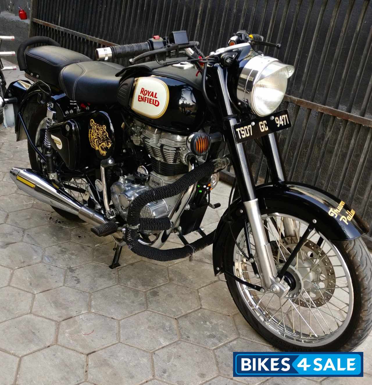 Black Royal Enfield Classic 350