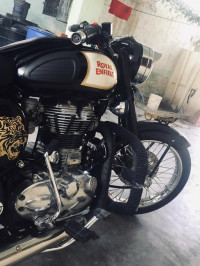 Black Royal Enfield Classic 350