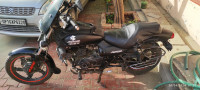 Black Bajaj Avenger 220 DTS-i