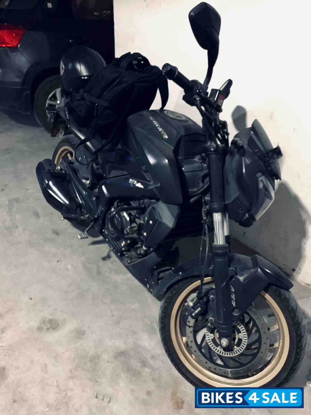 Mat Black Bajaj Dominar 400 Disc