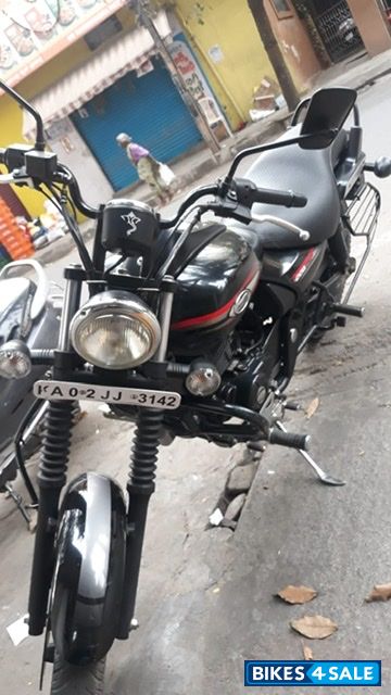 Black And Red Bajaj Avenger Street 220