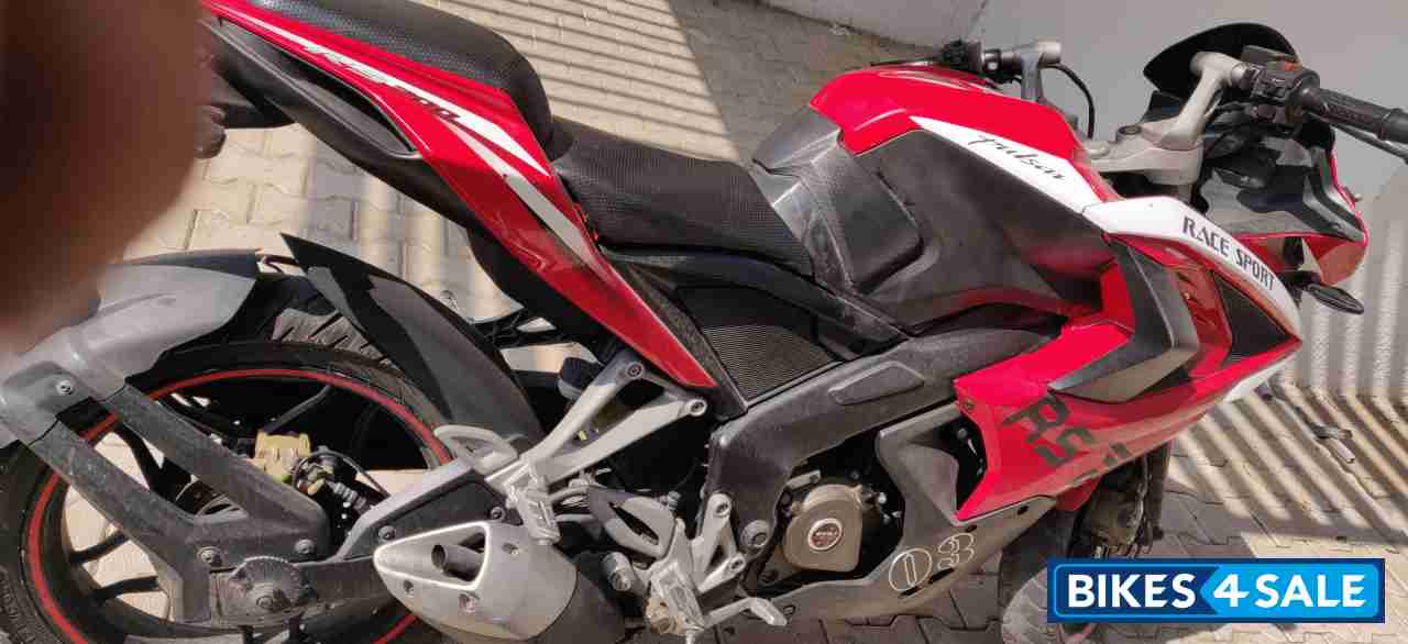 Red Bajaj Pulsar RS 200 ABS Red Bajaj Pulsar RS 200 ABS