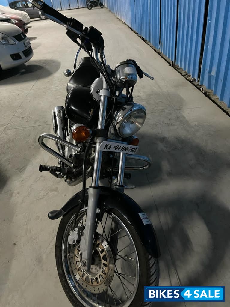 Bajaj Avenger 220 DTS-i