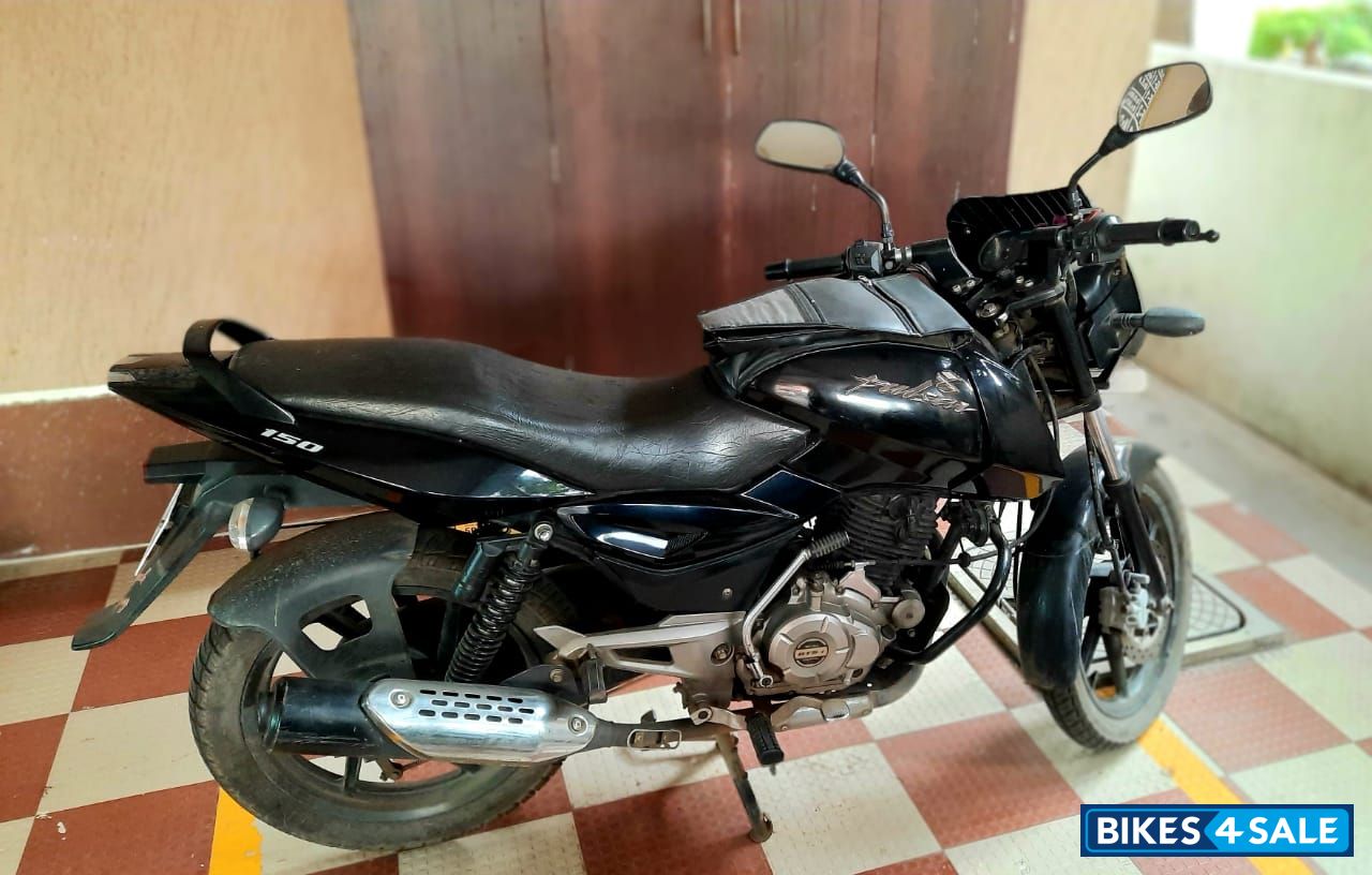 Black Bajaj Pulsar 150 DTSi