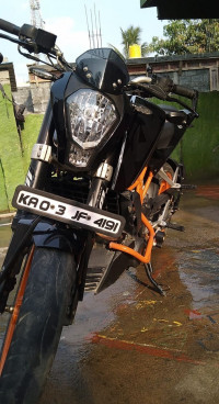 Black KTM Duke 390