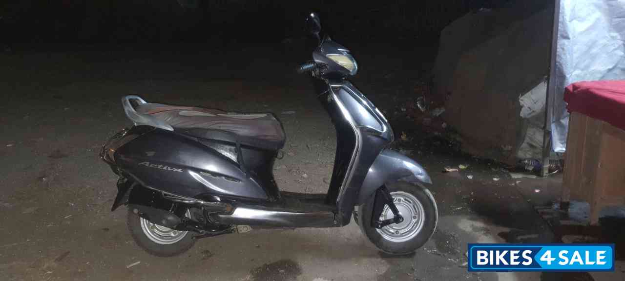 Gray Honda Activa