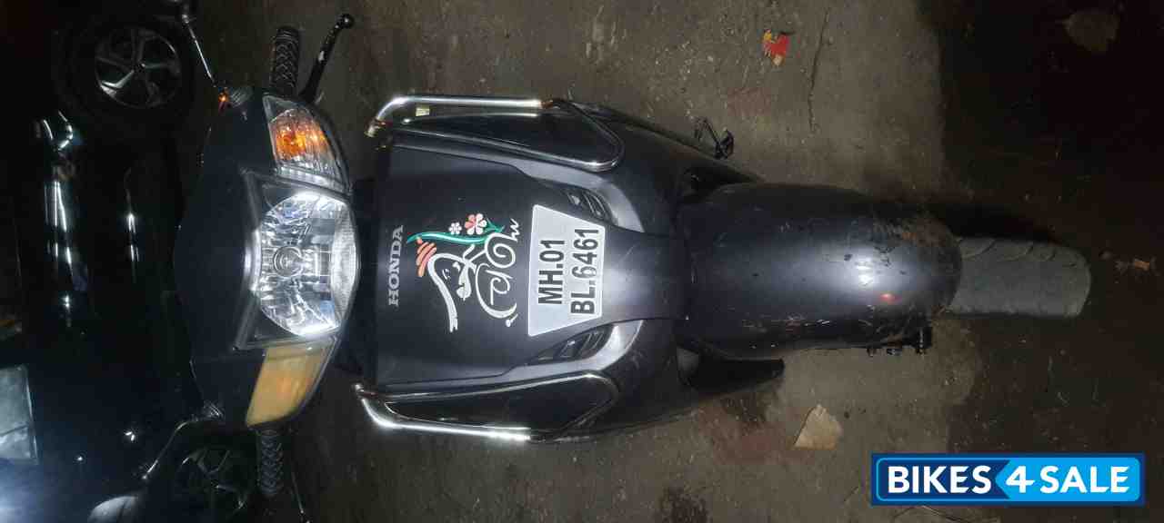 Gray Honda Activa