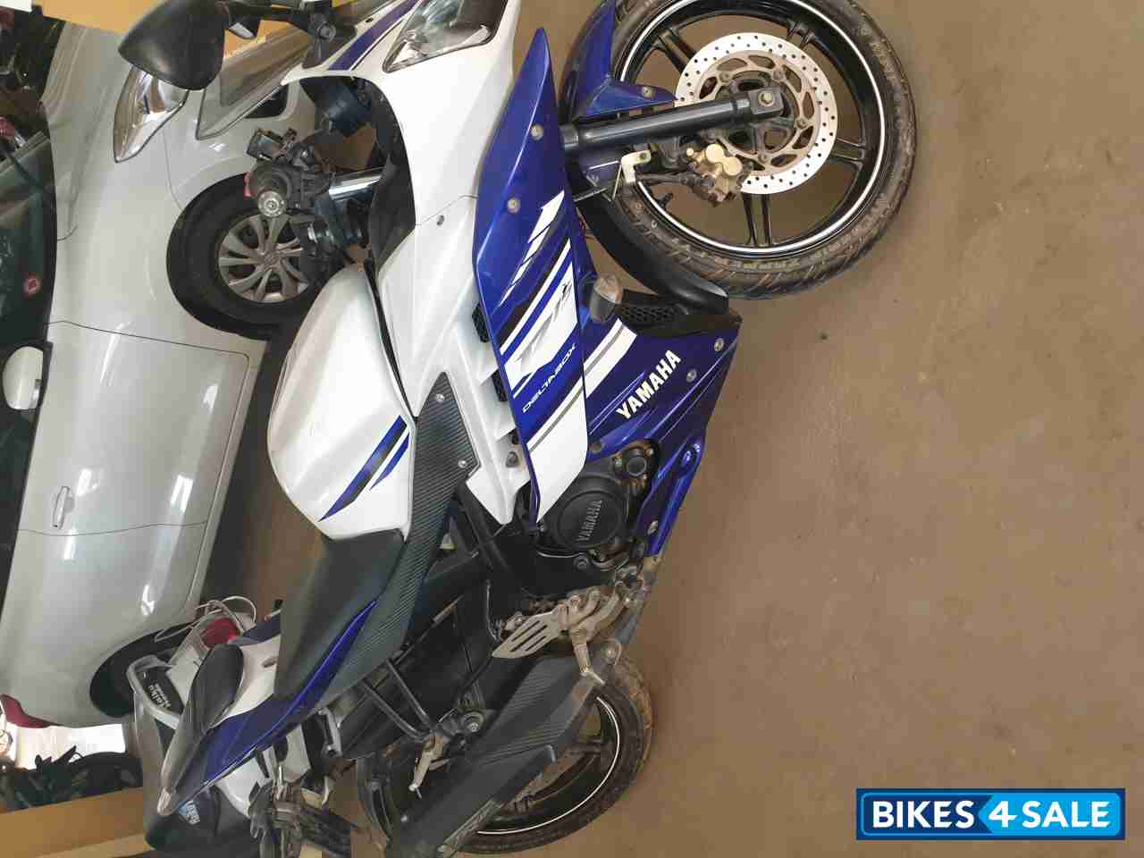 White Yamaha YZF R15 V2