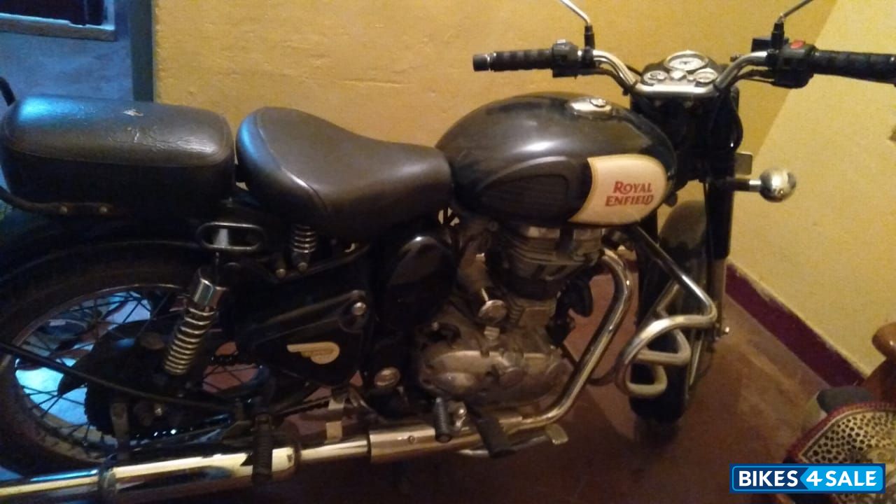 Black Royal Enfield Classic 350