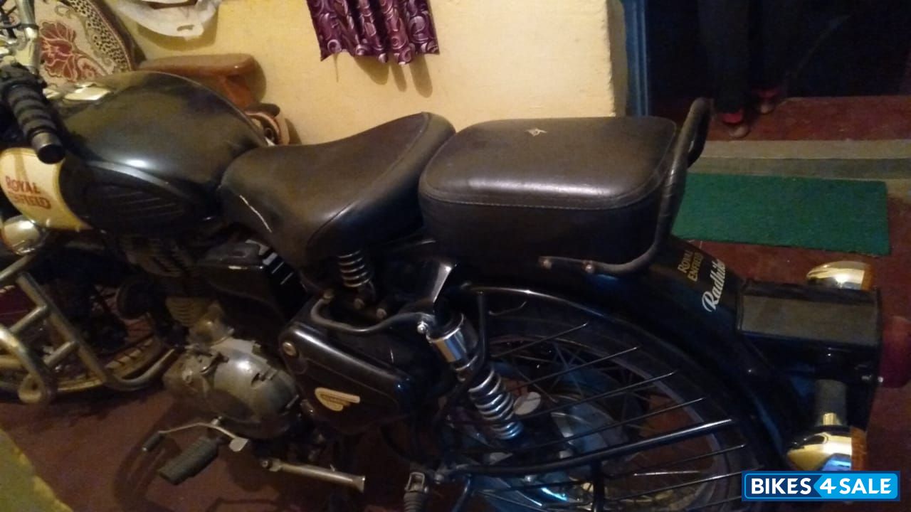 Black Royal Enfield Classic 350