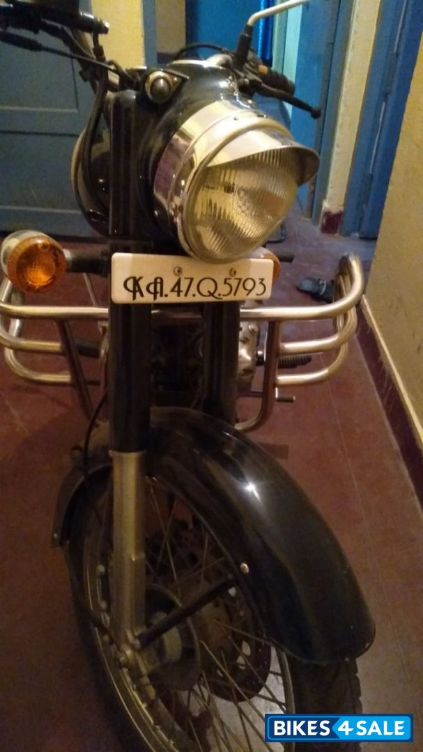 Black Royal Enfield Classic 350