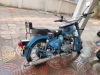 Squadron Blue Royal Enfield Classic Squadron Blue