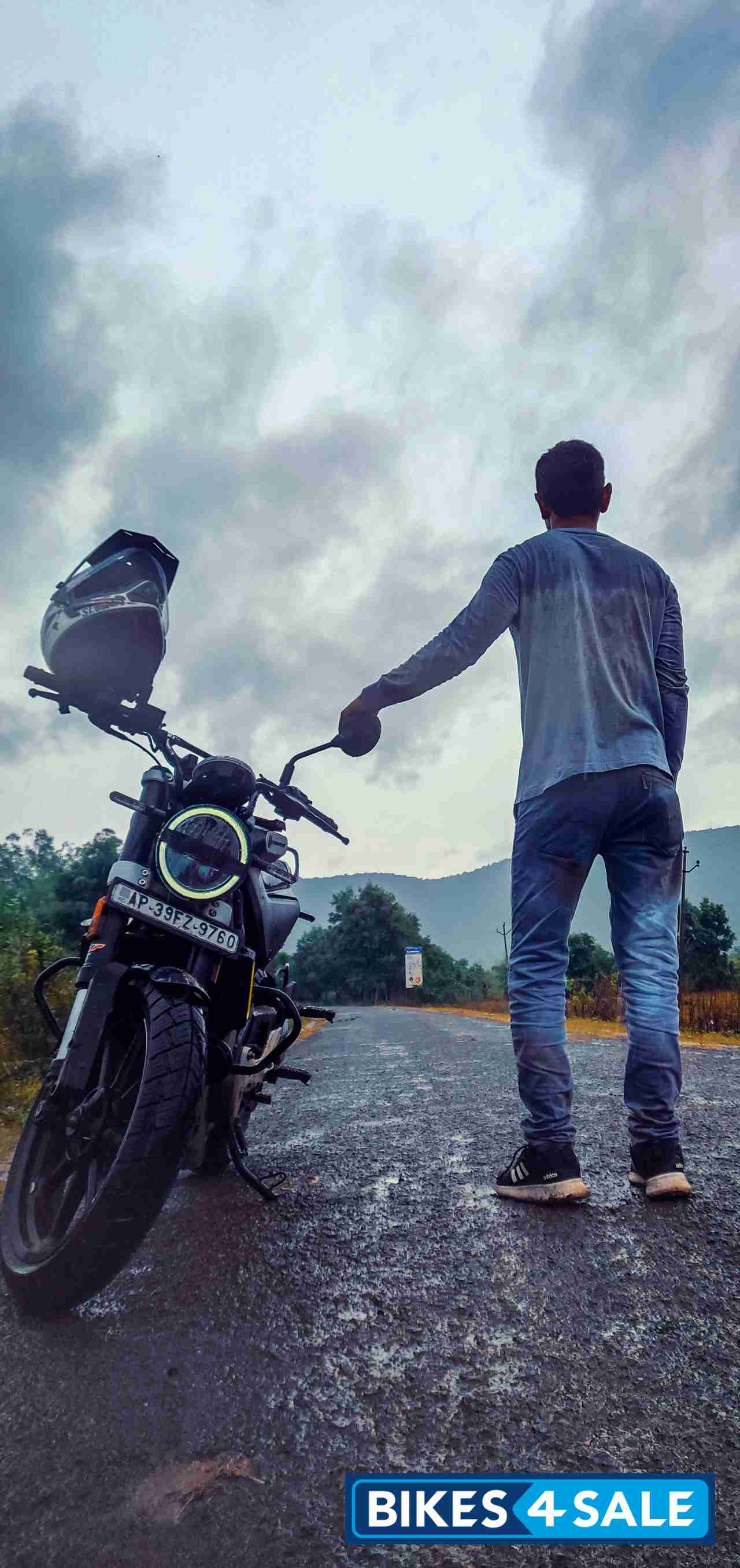 Black Galvano Vermilion Husqvarna Svartpilen 250 2020