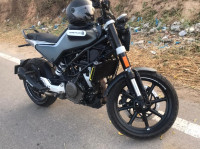 Black Galvano Vermilion Husqvarna Svartpilen 250 2020