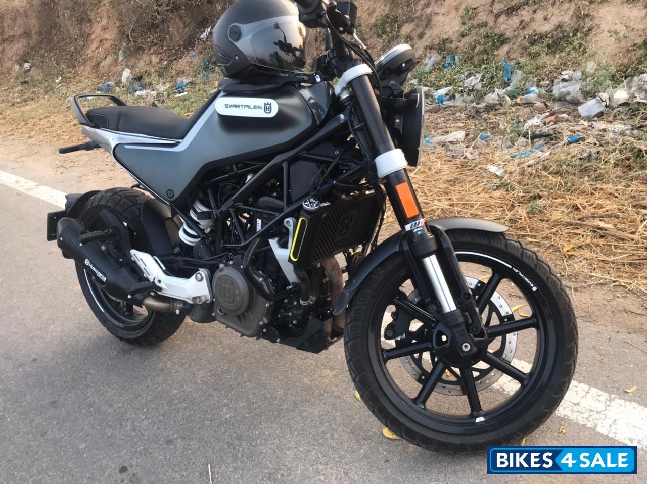 Black Galvano Vermilion Husqvarna Svartpilen 250 2020 Black Galvano Vermilion Husqvarna Svartpilen 250 2020