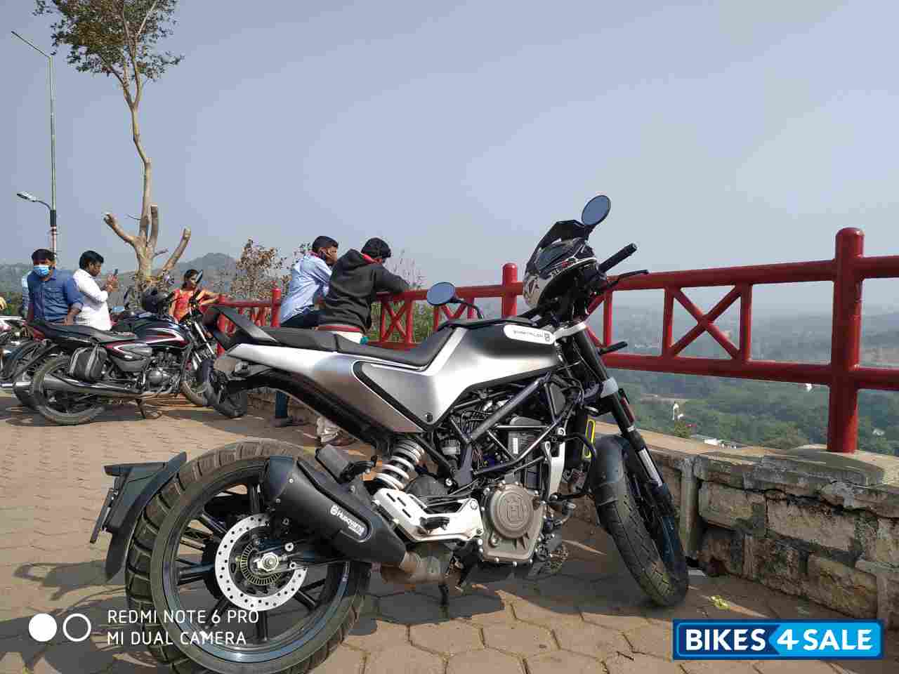 Black Galvano Vermilion Husqvarna Svartpilen 250 2020 Black Galvano Vermilion Husqvarna Svartpilen 250 2020