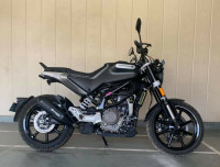 Black Galvano Vermilion Husqvarna Svartpilen 250 2020