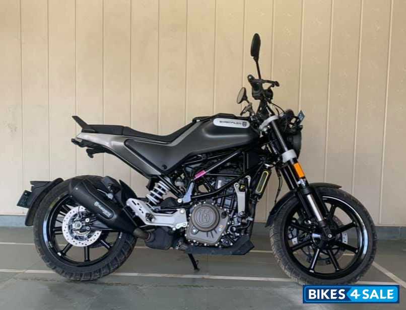 Black Galvano Vermilion Husqvarna Svartpilen 250 2020 Black Galvano Vermilion Husqvarna Svartpilen 250 2020