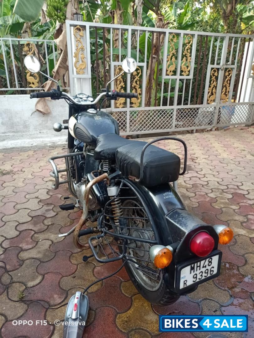Black Royal Enfield Classic 350