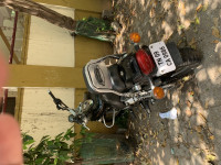 Black Bajaj Avenger 220 DTS-i