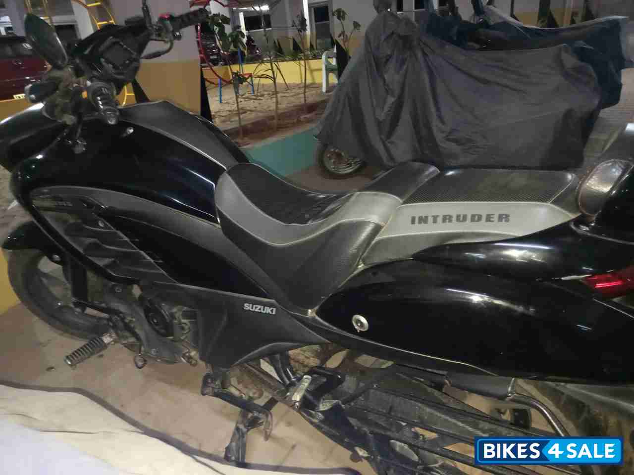 Black & Silver Suzuki Intruder 150