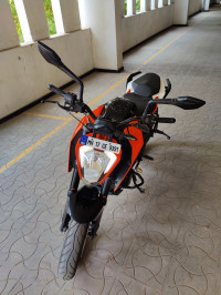 Orange KTM Duke 250
