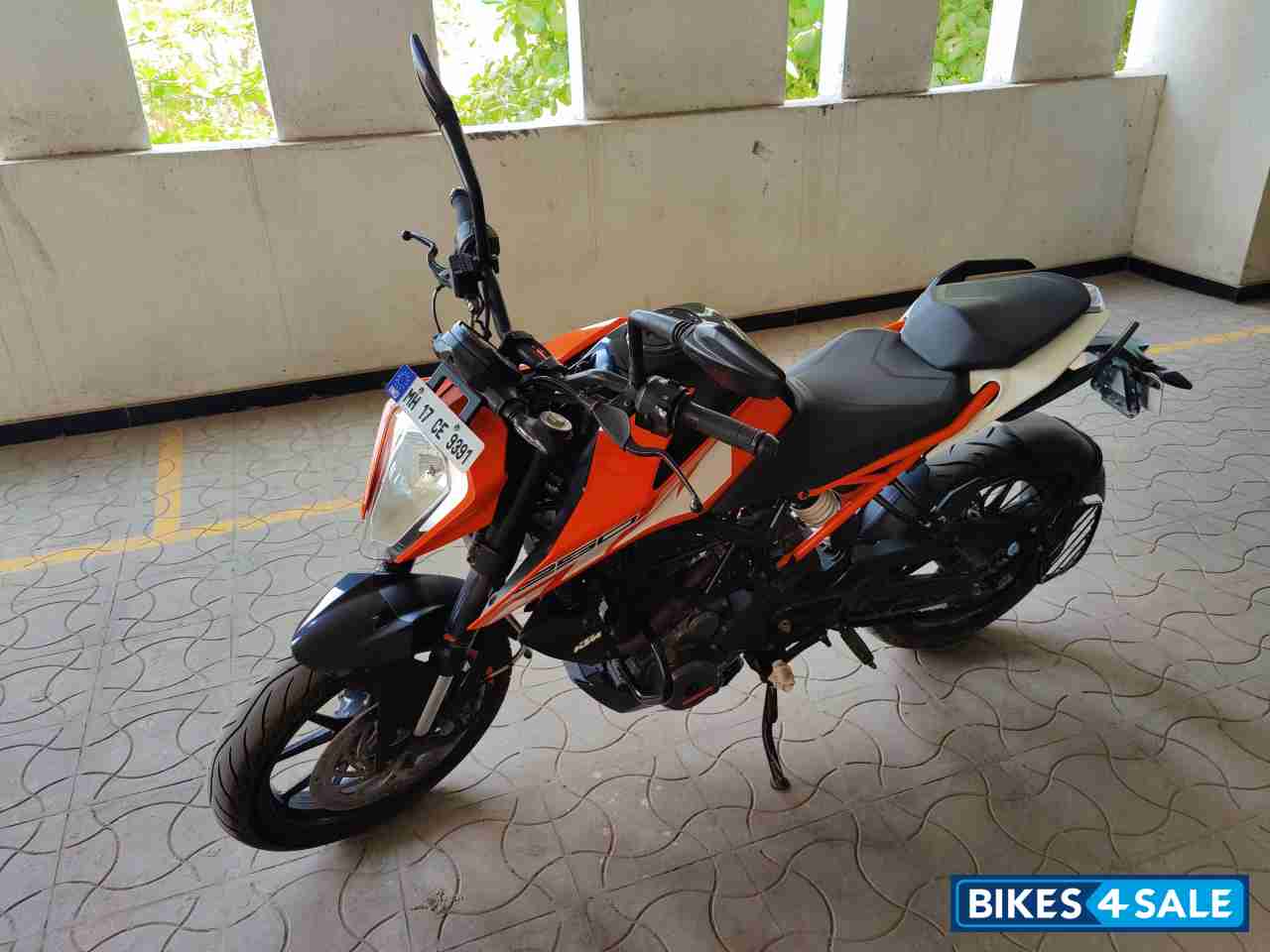 Orange KTM Duke 250