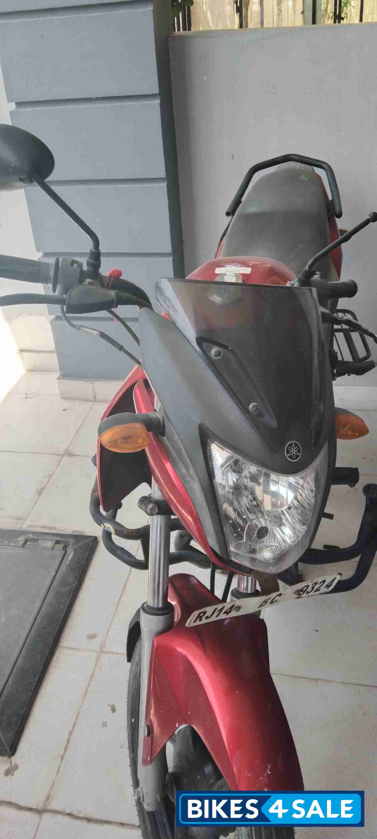 Red Yamaha SZ-X