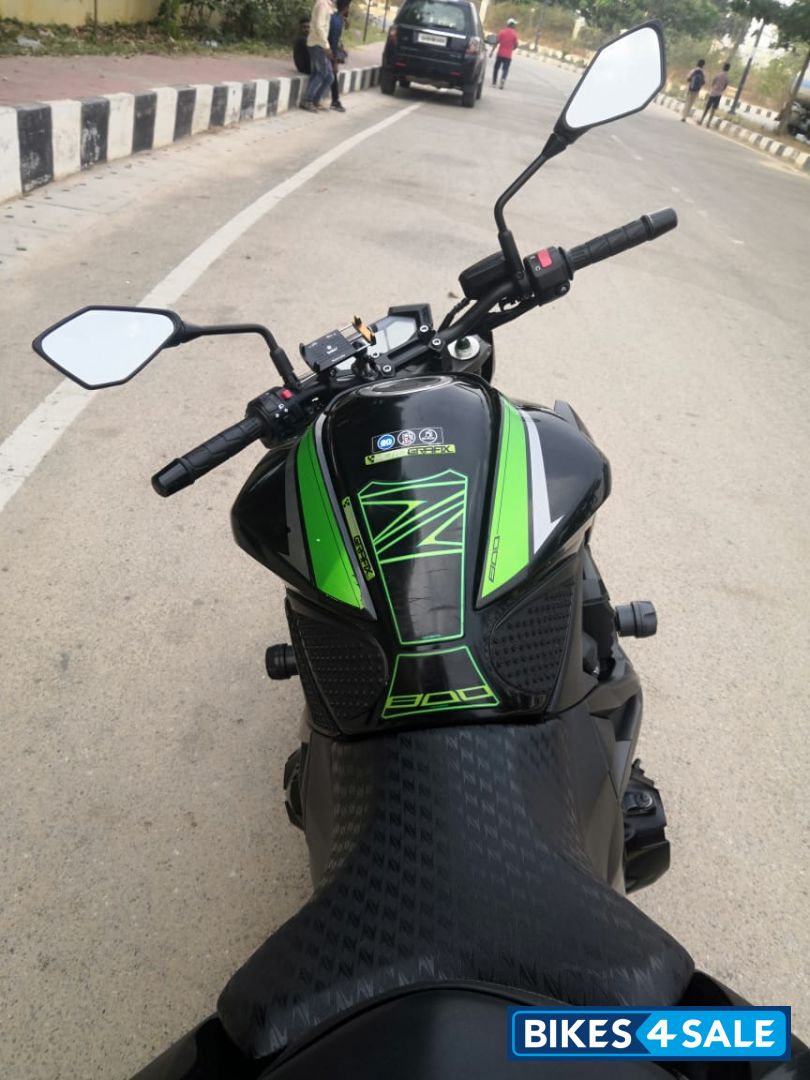 Black - Green Kawasaki Z800