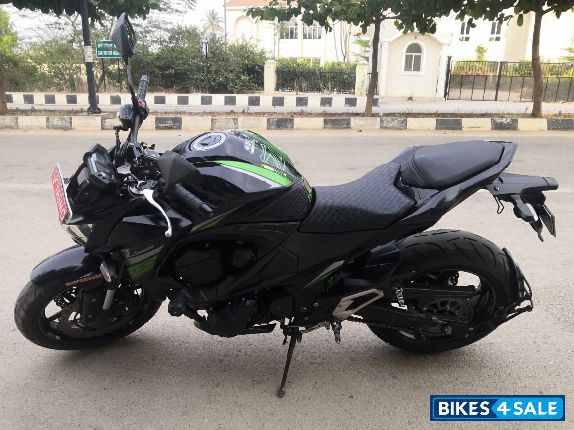Black - Green Kawasaki Z800