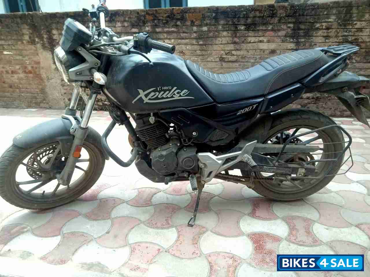 Black Hero XPulse 200T