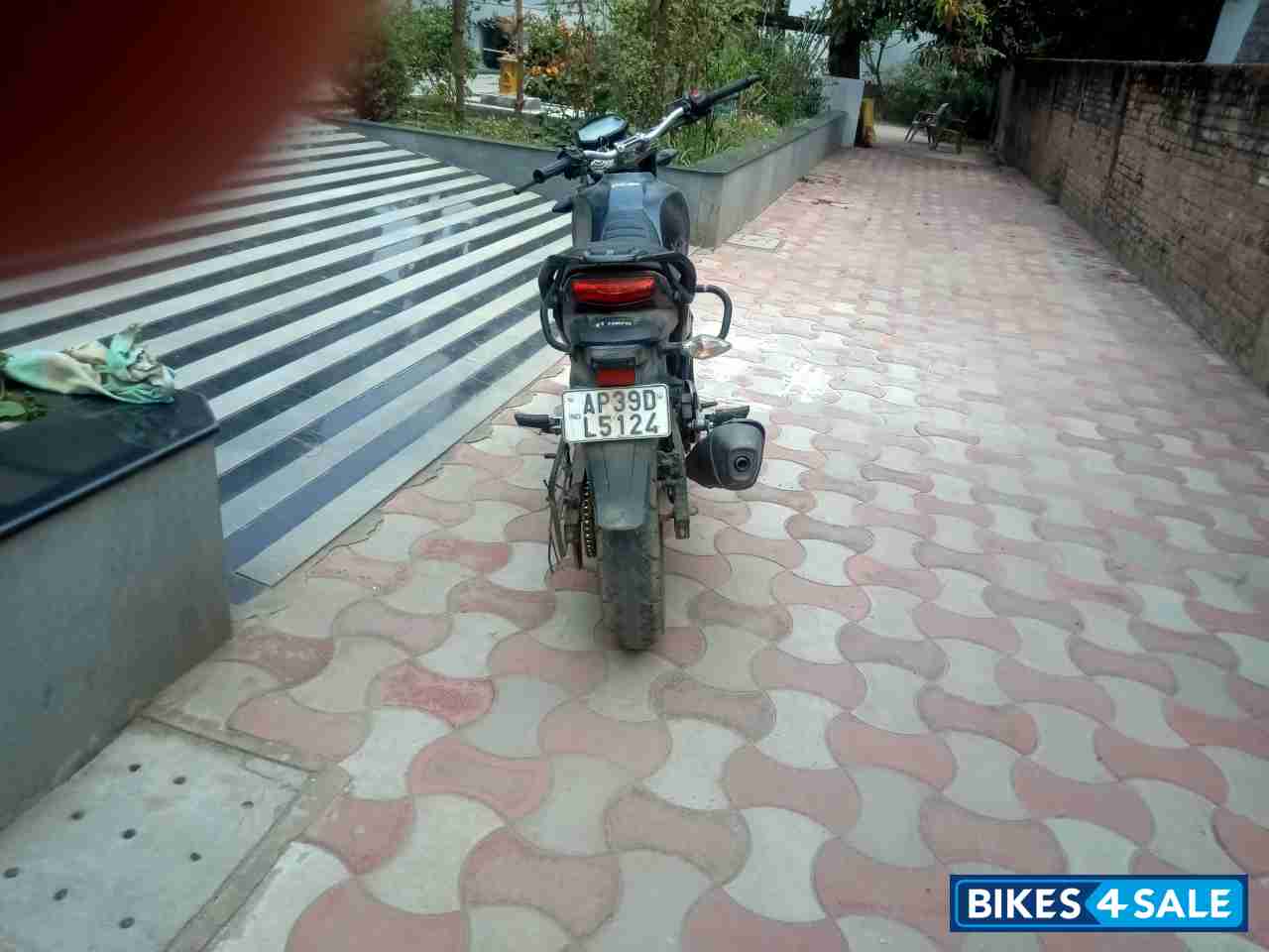 Black Hero XPulse 200T