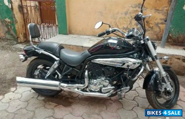 Black Hyosung Aquila Pro 650