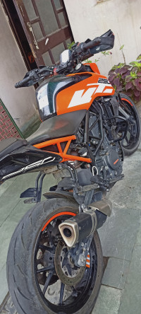 Orange Nd Black KTM Duke 250