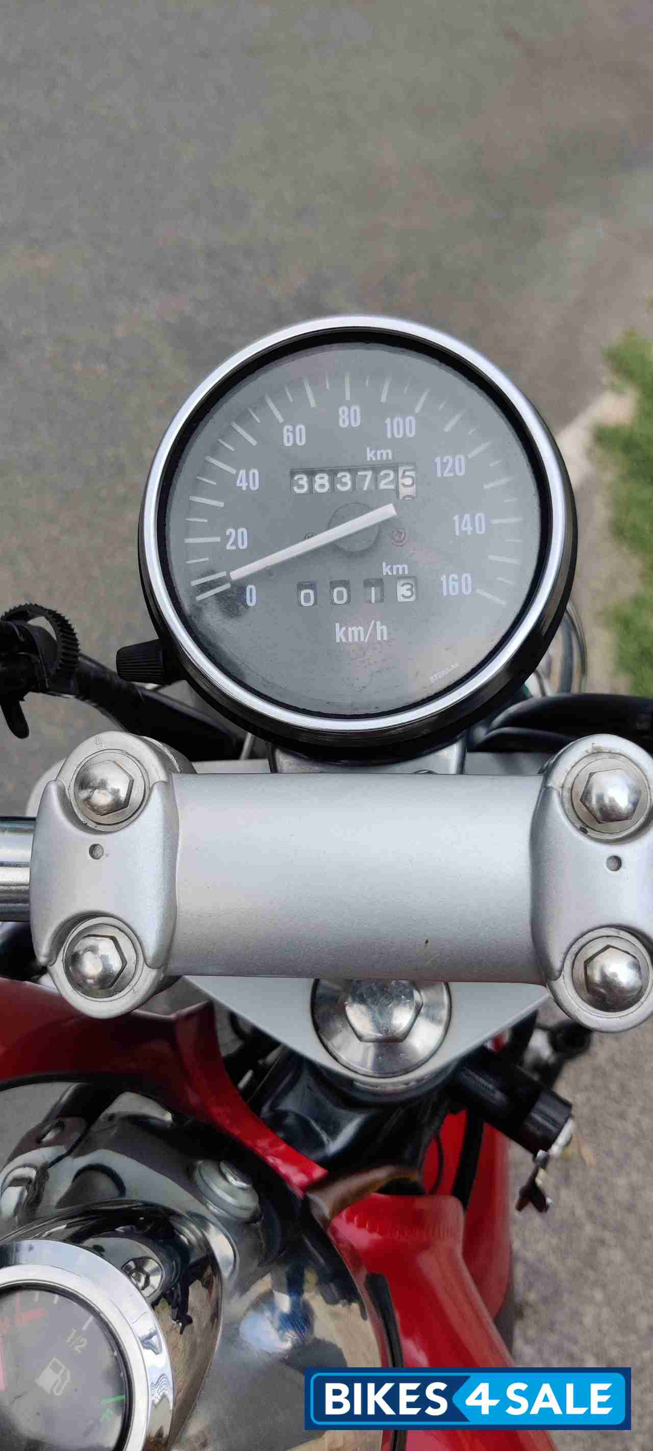 Red Bajaj Avenger 220 DTS-i Red Bajaj Avenger 220 DTS-i