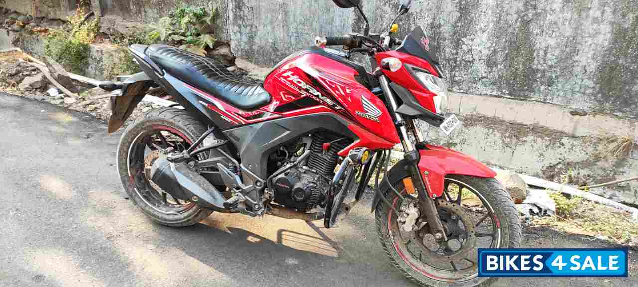 Red Honda CB Hornet 160R