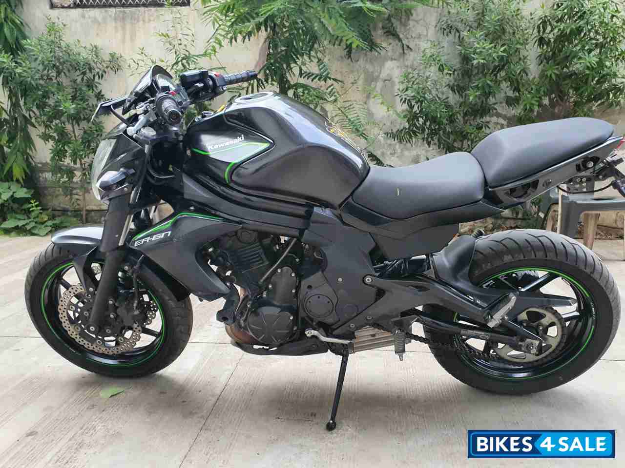 Grey Kawasaki ER-6n Grey Kawasaki ER-6n