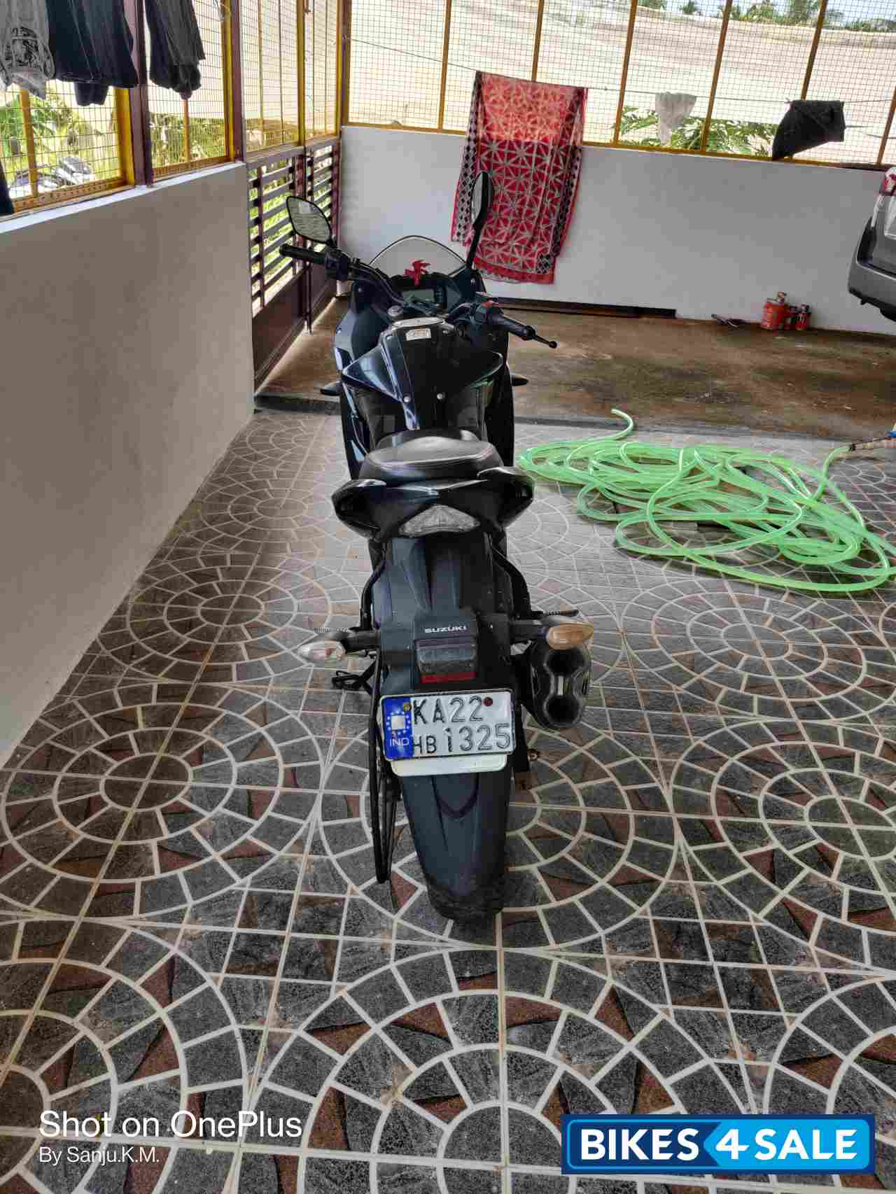 Black Suzuki Gixxer ABS